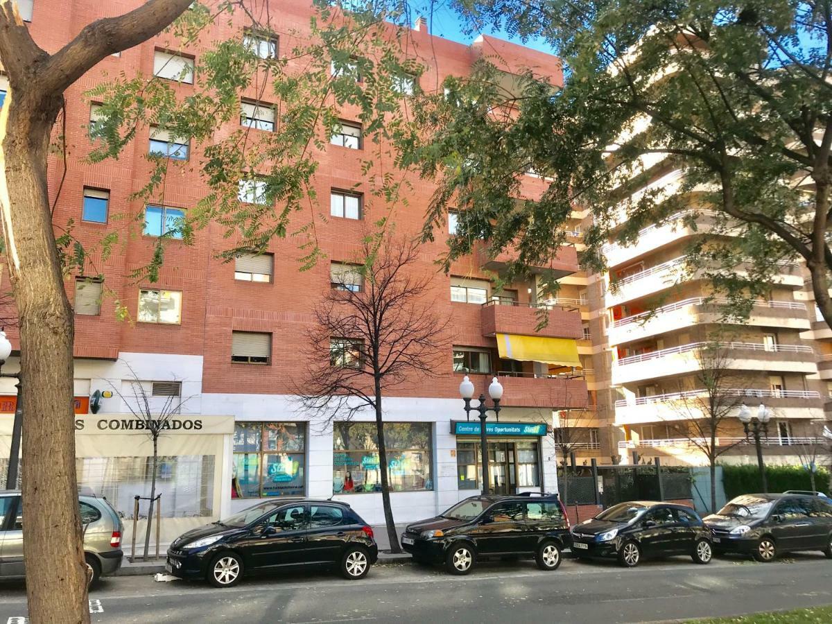 Apartment Rambla Tarragona Free Parking Bagian luar foto